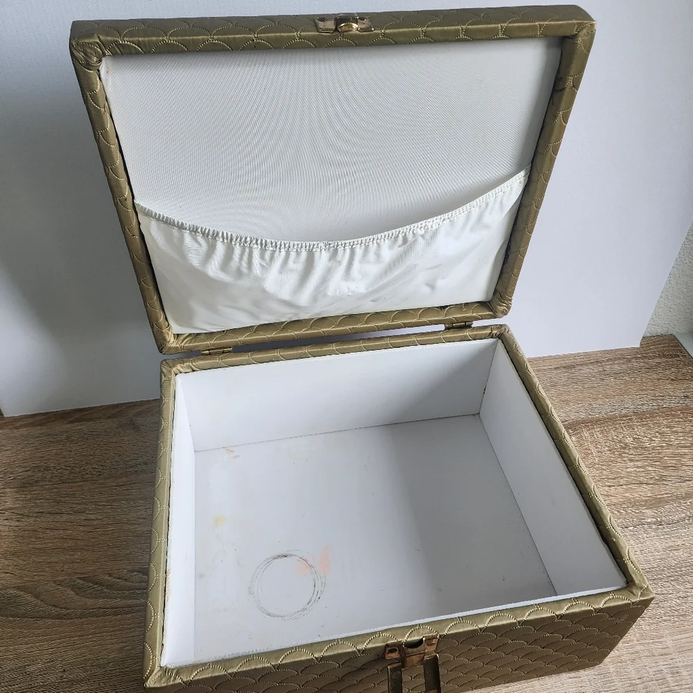 MCM VINTAGE Gold Metallic Quilted Vinyl Sewing Craft Box Lucite Handle